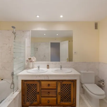 First-class Family Community Chic Lejlighed Estepona